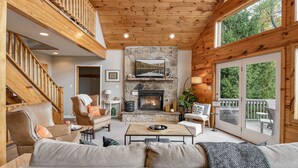 House, Multiple Beds, Hot Tub, Mountain View | Living room | TV, fireplace - The Quarterdeck 4 Bedroom House (Oakland)