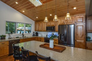 Ferienhaus, Mehrere Betten, Whirlpool | Eigene Küche | Kühlschrank, Mikrowelle, Ofen, Herdplatte