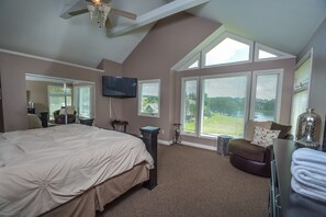 House, Multiple Beds, Hot Tub