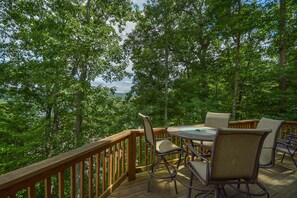 House, Multiple Beds, Hot Tub | Balcony - Very Beary Ridge 4 Bedroom House (Oakland)