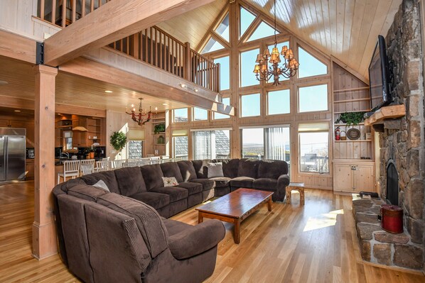 House, Multiple Beds, Fireplace | Living room