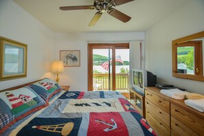 House, Multiple Beds, Hot Tub