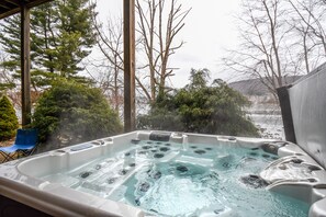House, Multiple Beds, Hot Tub | Spa