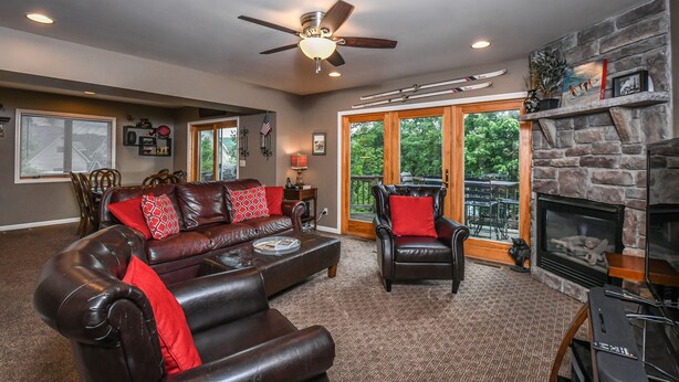 Unclassified image, 1 of 17, button - Caesar's Hideaway 5 Bedroom House (Oakland)