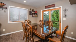Unclassified image, 5 of 17, button - Caesar's Hideaway 5 Bedroom House (Oakland)