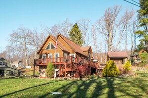 Exterior - Amazing Adventure 3 Bedroom House (McHenry)