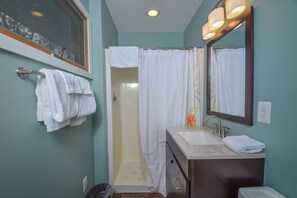 House, Multiple Beds, Balcony | Bathroom