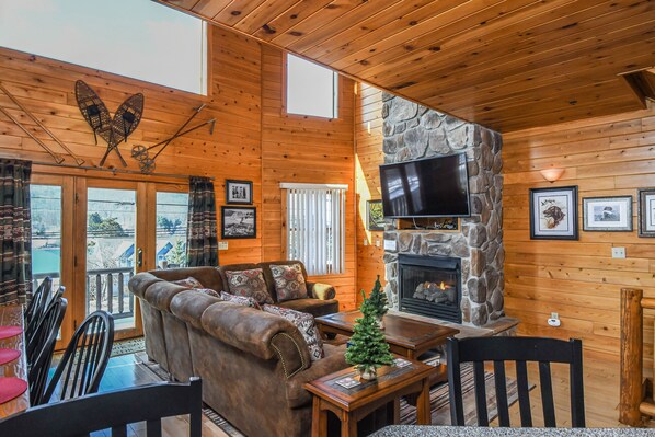 TV, fireplace, DVD player