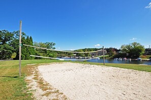 Sport court - Ski Harbor 3 Bedroom Townhome #02 (McHenry)