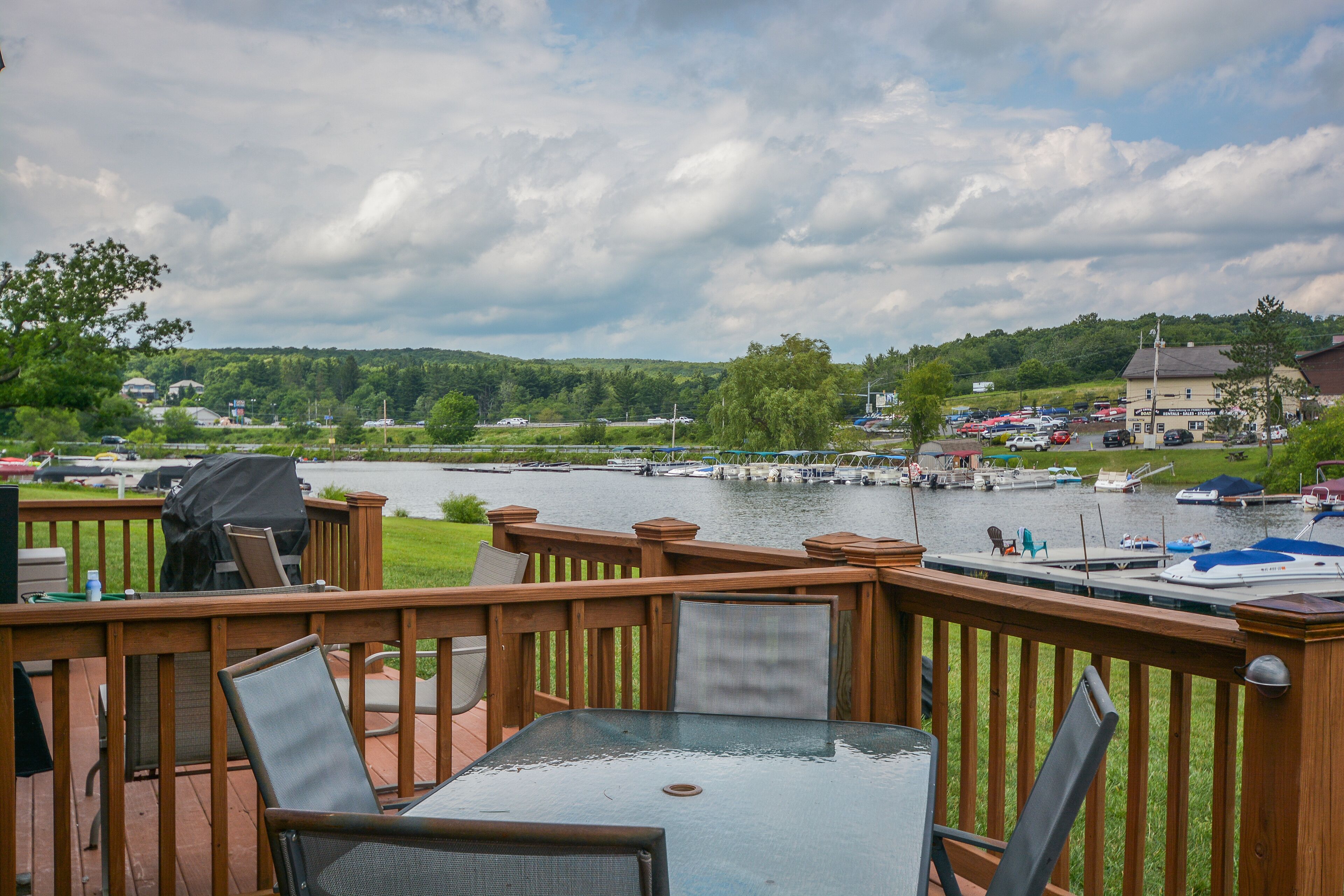 Nhà, nhiều giường, lò sưởi | Ban công