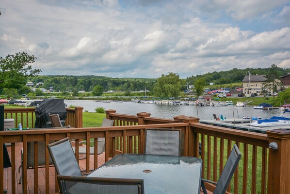 House, Multiple Beds, Fireplace | Balcony - Ski Harbor 3 Bedroom Townhome #02 (McHenry)