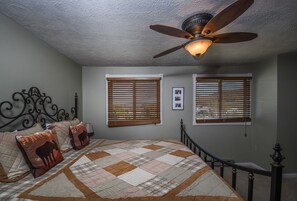 Maison, plusieurs lits, cheminée | 3 chambres, Wi-Fi gratuit, draps fournis