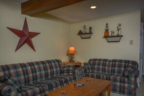 Interior - Ski Harbor 3 Bedroom Townhome #02 (McHenry)