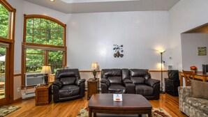 Unclassified image, 3 of 14, button - Beautiful Adventure 3 Bedroom House (Swanton)