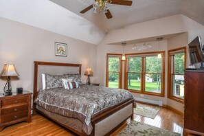 House, Multiple Beds, Hot Tub | 3 bedrooms, free WiFi, bed sheets - Beautiful Adventure 3 Bedroom House (Swanton)