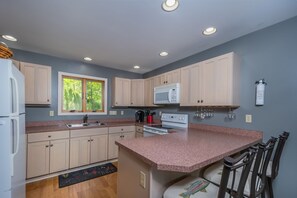 House, Multiple Beds, Hot Tub | Private kitchen