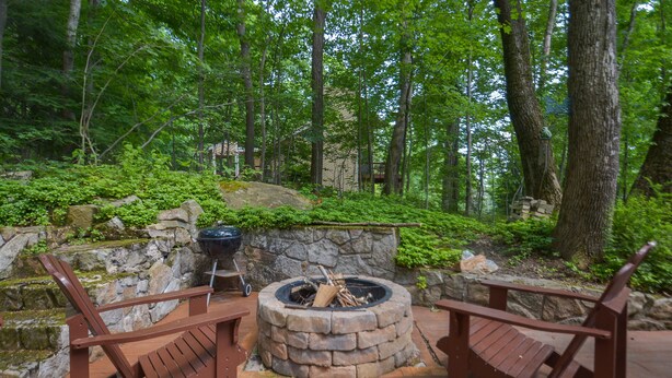 Property grounds - Mountain Escape 2 Bedroom House (McHenry)
