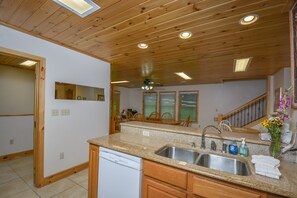 Ferienhaus, Mehrere Betten, Kamin | Eigene Küche | Kühlschrank, Mikrowelle, Ofen, Herdplatte