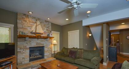 Whispering Pines 5 Bedroom Townhome