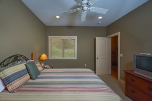 Maison, Plusieurs lits, baignoire à remous | 5 chambres, accès au Wi-Fi (inclus), literie fournie