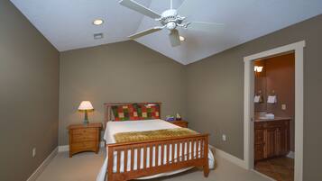 5 bedrooms, free WiFi, bed sheets