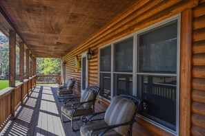 House, Multiple Beds, Fireplace | Balcony - Terrapin Station 4 Bedroom House (McHenry)