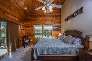 House, Multiple Beds, Fireplace | 4 bedrooms, free WiFi, bed sheets - Terrapin Station 4 Bedroom House (McHenry)