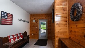 Unclassified image, 4 of 35, button - Terrapin Station 4 Bedroom House (McHenry)
