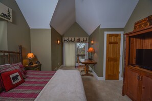 House, Multiple Beds, Hot Tub