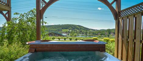 Townhouse, 4 soverom, peis | Utendørs boblebad