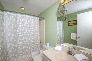 Bathroom - Deep Creek Village 3 Bedroom Townhome #23 (McHenry)