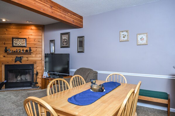 House, Multiple Beds, Fireplace | Private kitchen | Fridge, microwave, oven, stovetop
