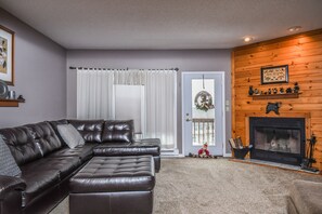 Living room - Deep Creek Village 3 Bedroom Townhome #23 (McHenry)