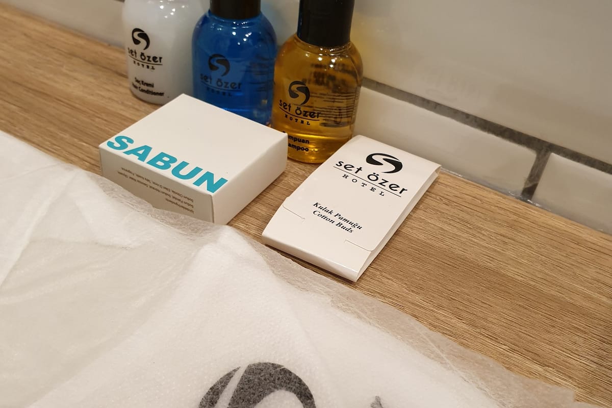 shower, free toiletries, hair dryer, slippers