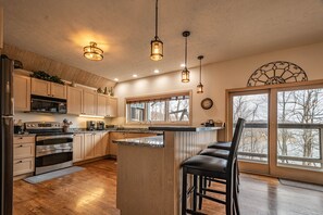 House, Multiple Beds, Fireplace | Private kitchen | Fridge, microwave, oven, stovetop - Life is Good 5 Bedroom House (McHenry)