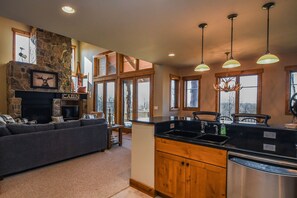House, Multiple Beds, Hot Tub | Private kitchen | Fridge, microwave, oven, stovetop
