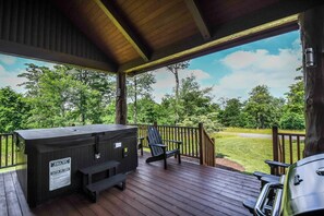 House, Multiple Beds, Hot Tub | Balcony