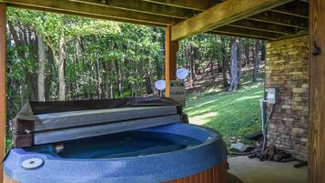 House, Multiple Beds, Hot Tub | Spa