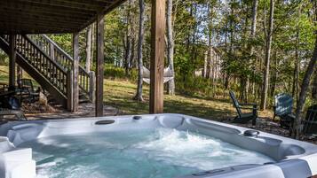 Bathtub spa outdoor