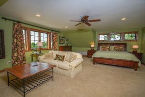 House, Multiple Beds, Hot Tub