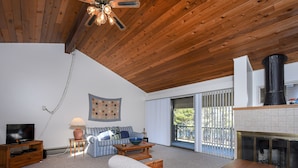 House, Multiple Beds, Fireplace | Living room | TV, fireplace