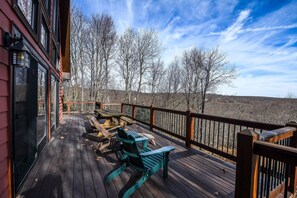 House, Multiple Beds, Hot Tub, Mountain View | Balcony