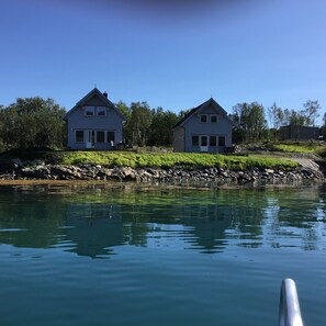 Front of property - Senja Arctic Lodge AS (Senja)