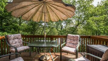 House, Multiple Beds, Hot Tub | Balcony