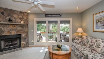 House, Multiple Beds, Hot Tub | Living room | Fireplace