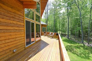 House, Multiple Beds, Hot Tub | Balcony - A Family Affair 4 Bedroom House (Oakland)