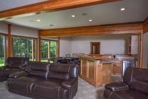 House, Multiple Beds, Hot Tub | Living room | TV, fireplace