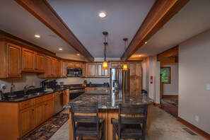 House, Multiple Beds, Hot Tub | Private kitchen | Fridge, microwave, oven, stovetop - A Family Affair 4 Bedroom House (Oakland)