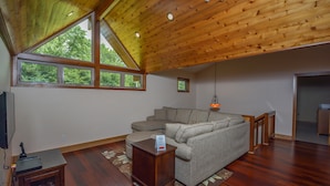 Unclassified image, 2 of 49, button - A Family Affair 4 Bedroom House (Oakland)