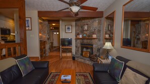 Unclassified image, 3 of 24, button - Ski Harbor 4 Bedroom Townhome #30 (McHenry)